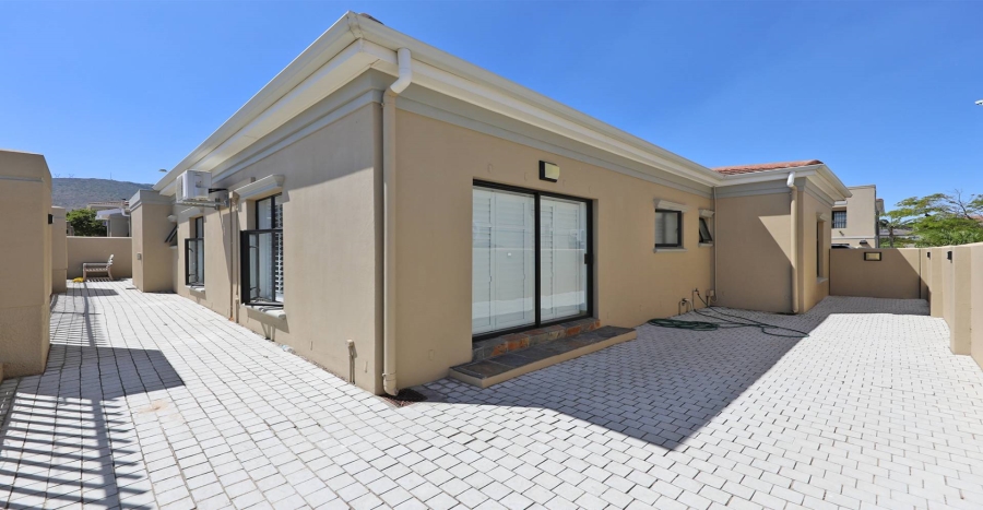 3 Bedroom Property for Sale in Plattekloof Western Cape